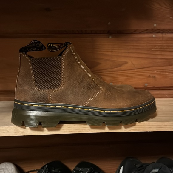 Dr. Martens Chelsea Boot - Picture 4 of 12